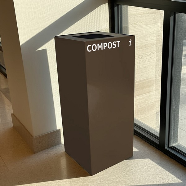 26 Gallon Geocube in Brown w/Compost Decal 